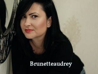 Brunetteaudrey