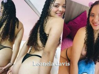 Leonela_davis