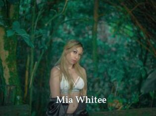 Mia_Whitee