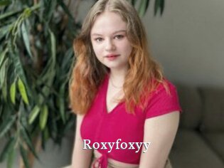 Roxyfoxyy