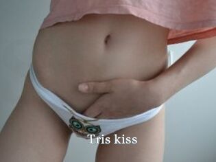 Tris_kiss